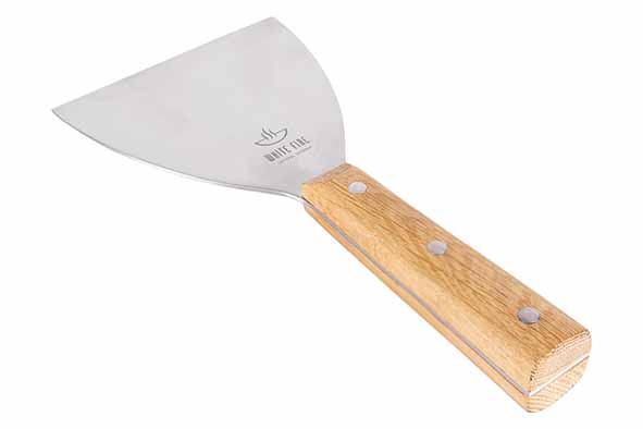 WHITE FIRE TURNER WITH OAK HANDLE